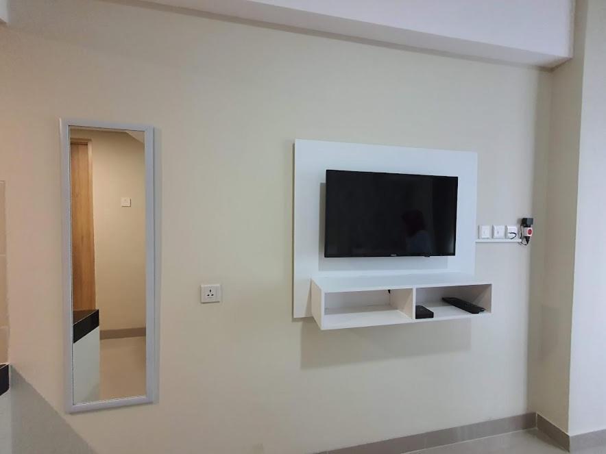 Padina Suites Tangerang Habitación foto